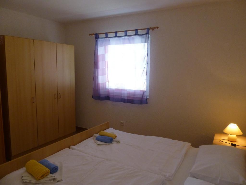 Apartments Villa Rosmarin Omišalj Dış mekan fotoğraf
