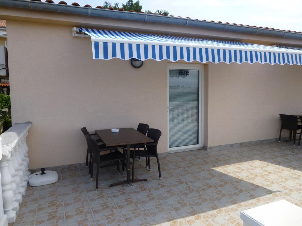 Apartments Villa Rosmarin Omišalj Dış mekan fotoğraf