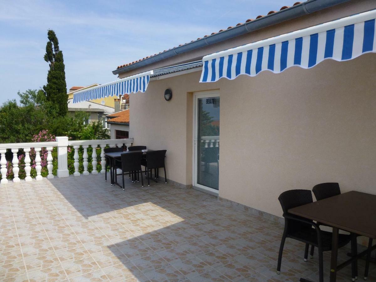 Apartments Villa Rosmarin Omišalj Dış mekan fotoğraf