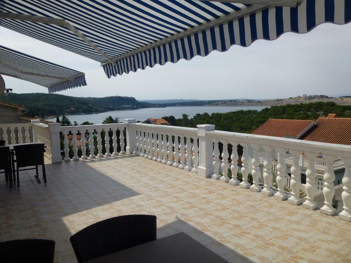 Apartments Villa Rosmarin Omišalj Dış mekan fotoğraf