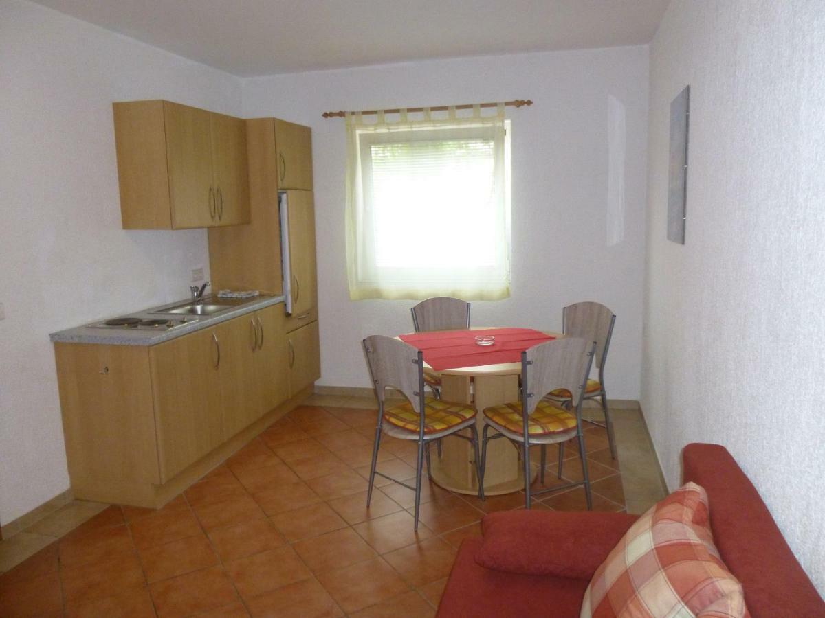 Apartments Villa Rosmarin Omišalj Dış mekan fotoğraf