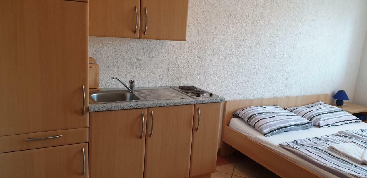 Apartments Villa Rosmarin Omišalj Dış mekan fotoğraf